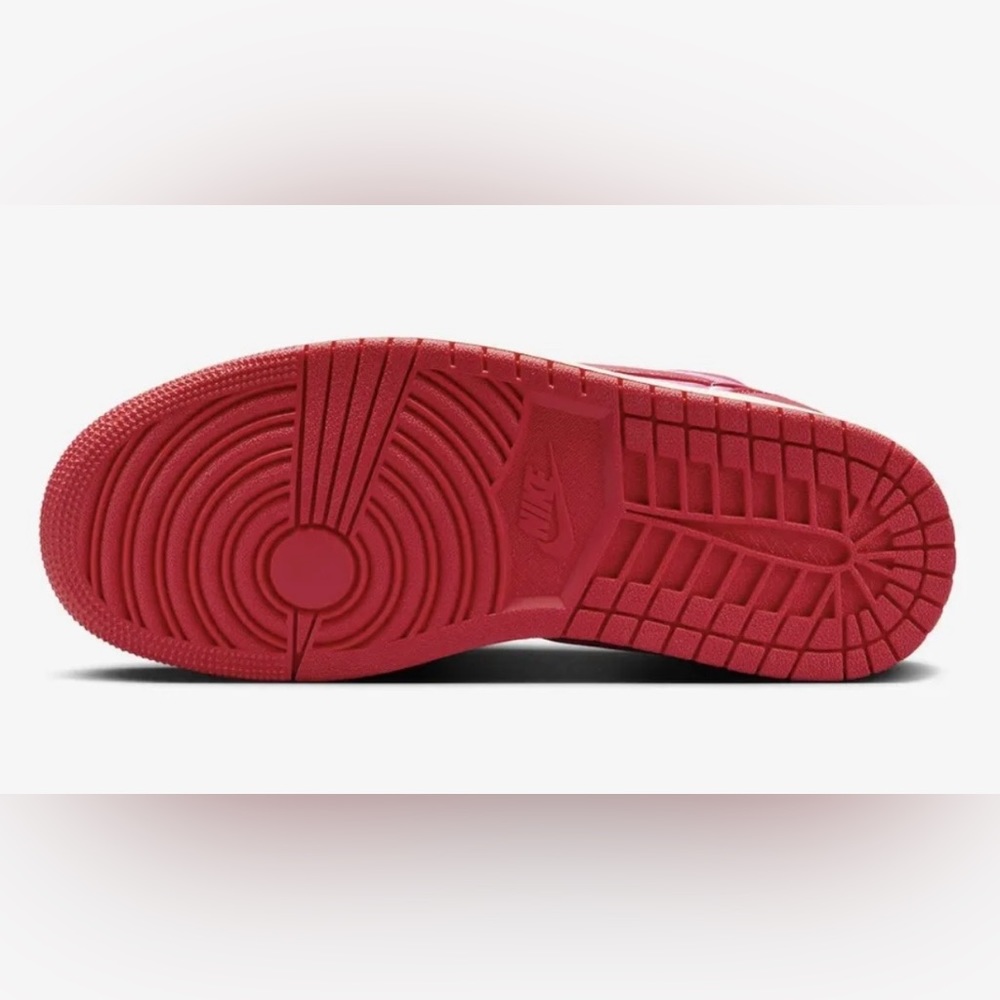 NEW Air Jordan 1 Low SE Pink Blast Valentines Day - Picture 2 of 10
